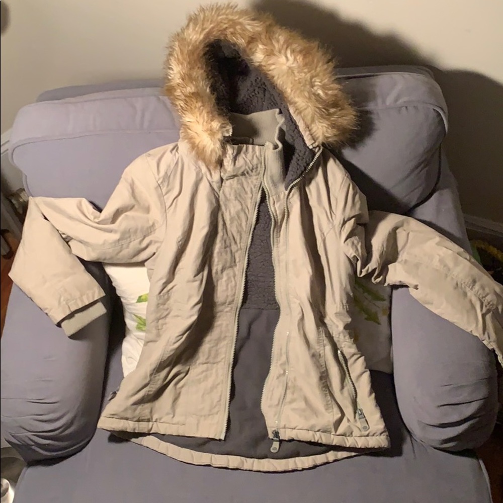 🌸 Tan Bench. jacket with faux fur hood